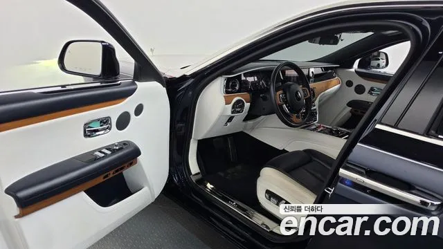 Rolls-Royce Ghost 2021 thumb 10