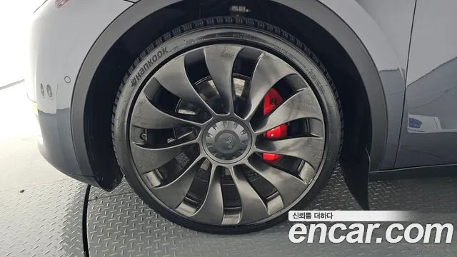 Tesla Model Y 2021 thumb 4