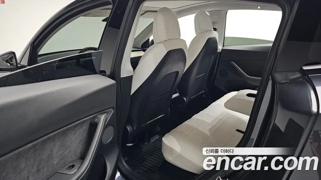 Tesla Model Y 2021 thumb 10