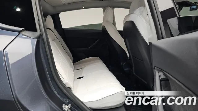 Tesla Model Y 2021 thumb 11