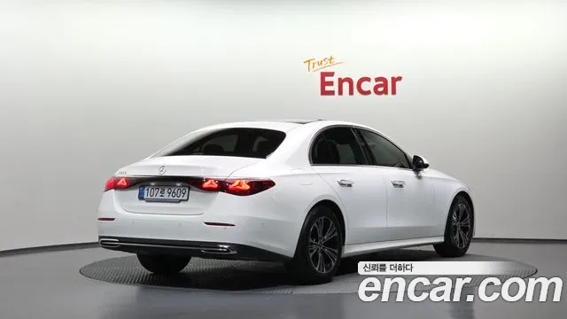 Mercedes-Benz E-Класс 2024 thumb 2
