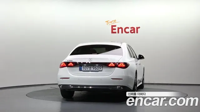 Mercedes-Benz E-Класс 2024 thumb 4