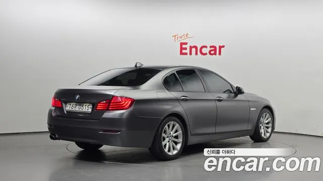 BMW 5-Series 2014 thumb 2