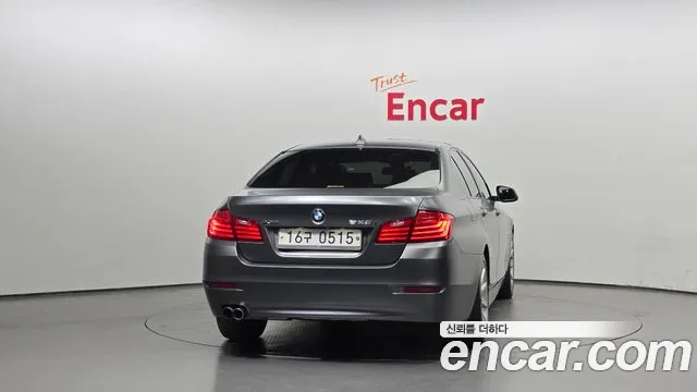 BMW 5-Series 2014 thumb 4