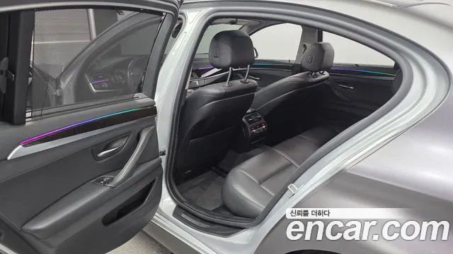 BMW 5-Series 2014 thumb 11