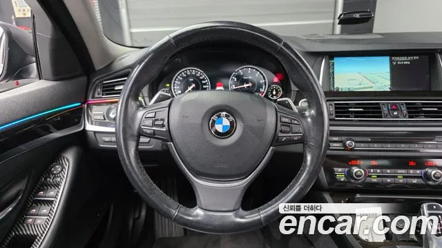 BMW 5-Series 2014 thumb 12