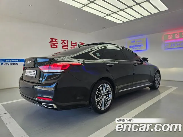 Genesis G80 2017 thumb 2