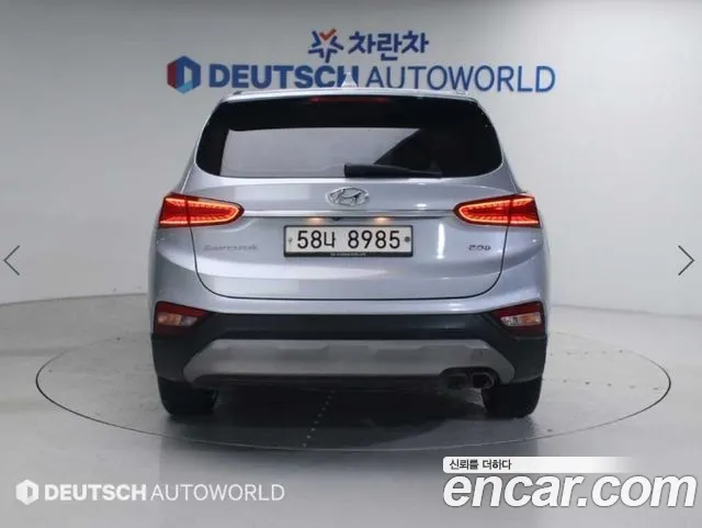 Hyundai Santa Fe 2018 thumb 4