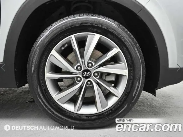Hyundai Santa Fe 2018 thumb 5