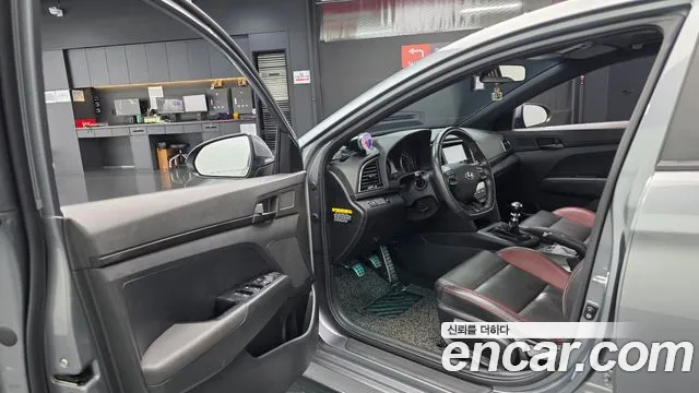 Hyundai Avante 2017 thumb 9