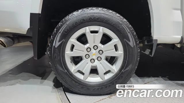 ChevroletGMDaewoo Colorado 2021 thumb 5