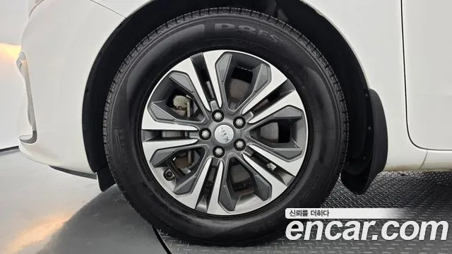 Kia Carnival 2018 thumb 5