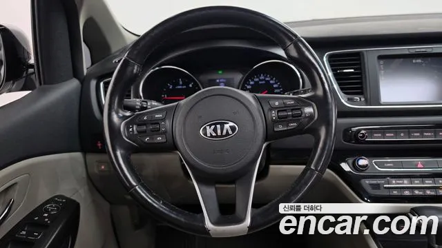Kia Carnival 2018 thumb 12
