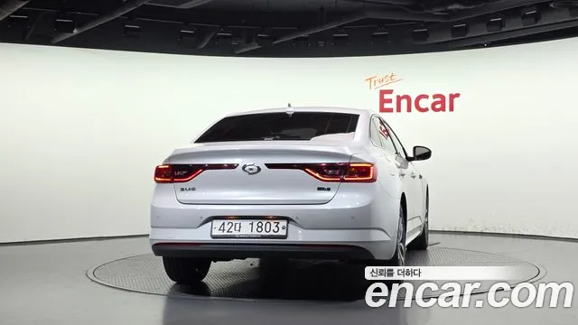 Renault-KoreaSamsung Megane 2016 thumb 4