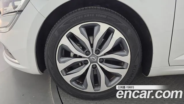 Renault-KoreaSamsung Megane 2016 thumb 5
