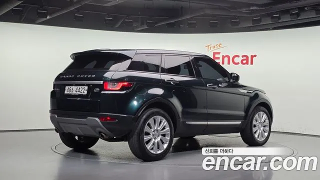 Land Rover Range Rover Evoque 2017 thumb 2