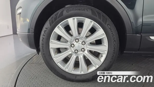 Land Rover Range Rover Evoque 2017 thumb 5