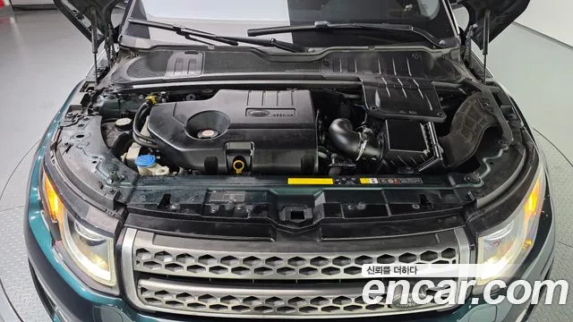 Land Rover Range Rover Evoque 2017 thumb 6