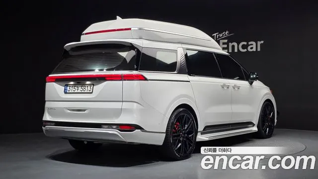 Kia Carnival 2023 thumb 2