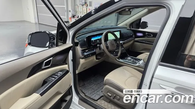 Kia Carnival 2023 thumb 10