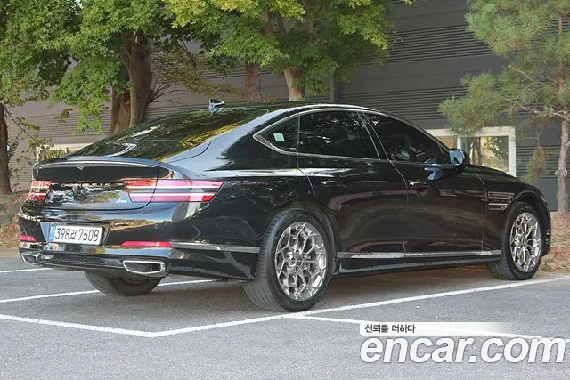 Genesis G80 2022 thumb 2
