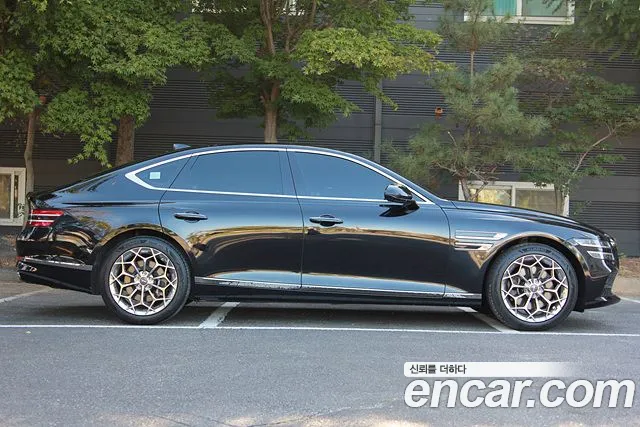 Genesis G80 2022 thumb 5