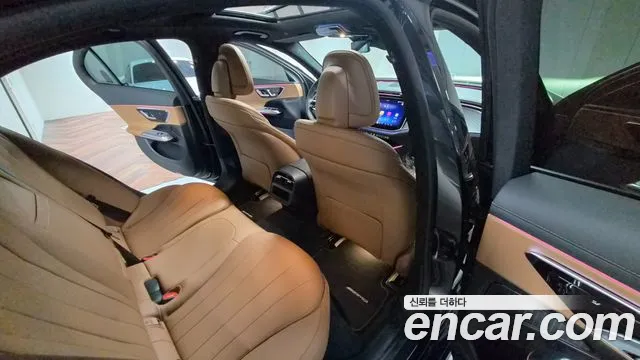 Mercedes-Benz E-Класс 2025 thumb 10