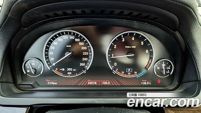BMW 7-Series 2010 thumb 8