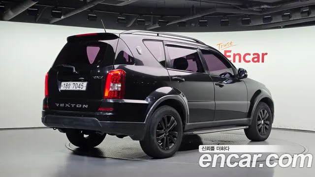 KG_Mobility_Ssangyong Rexton 2013 thumb 2