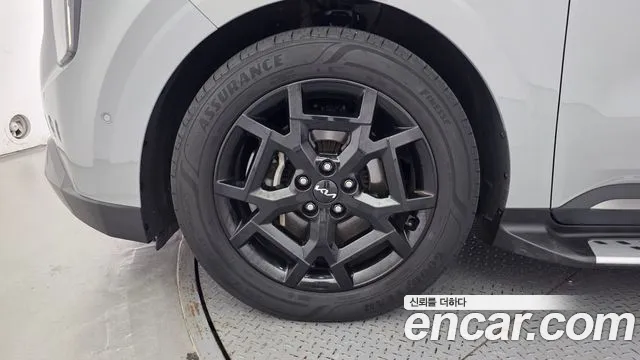 Kia Carnival 2024 thumb 5