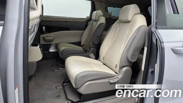 Kia Carnival 2024 thumb 12