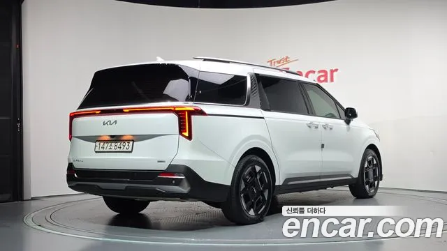 Kia Carnival 2024 thumb 2