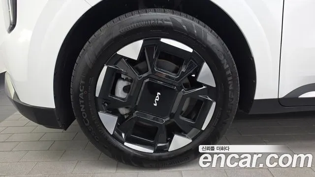 Kia Carnival 2024 thumb 5