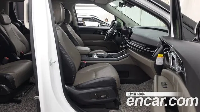 Kia Carnival 2024 thumb 11
