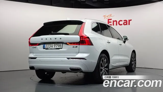 Volvo XC60 2021 thumb 2