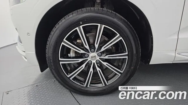 Volvo XC60 2021 thumb 5