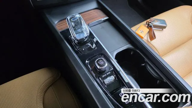 Volvo XC60 2021 thumb 9