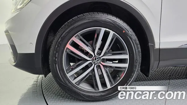 Volkswagen Tiguan 2021 thumb 4