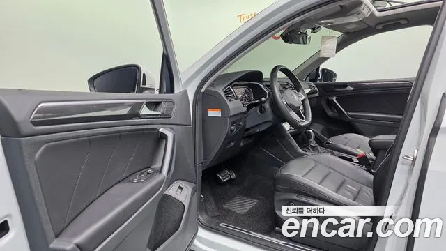 Volkswagen Tiguan 2021 thumb 9