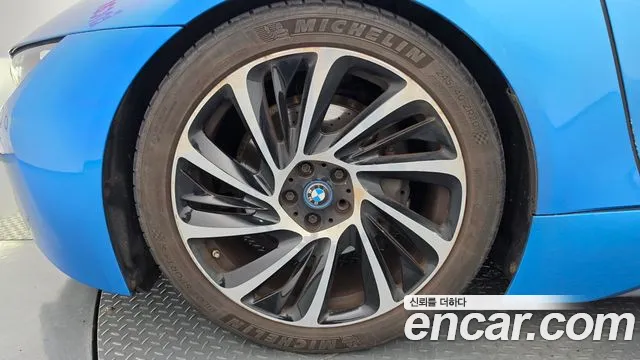 BMW i8 2016 thumb 5