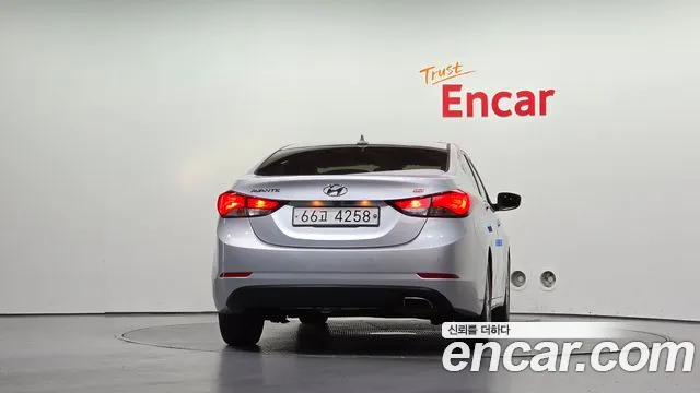 Hyundai Avante 2015 thumb 4