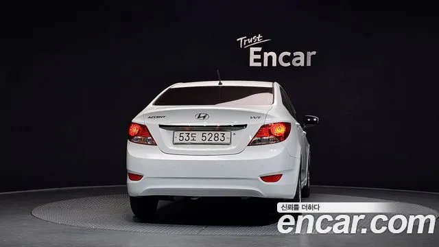 Hyundai Accent 2011 thumb 4