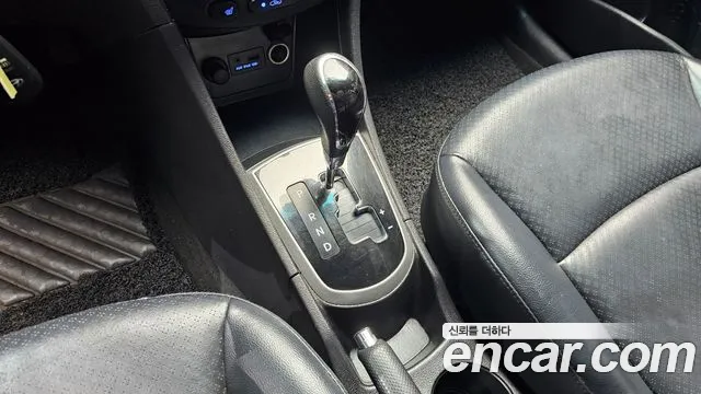 Hyundai Accent 2011 thumb 9