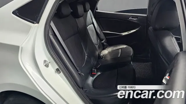Hyundai Accent 2011 thumb 11