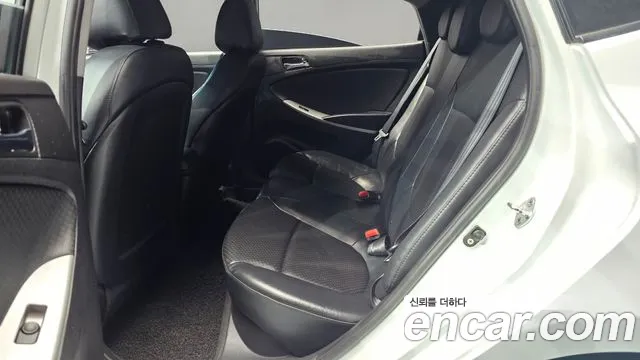 Hyundai Accent 2011 thumb 12