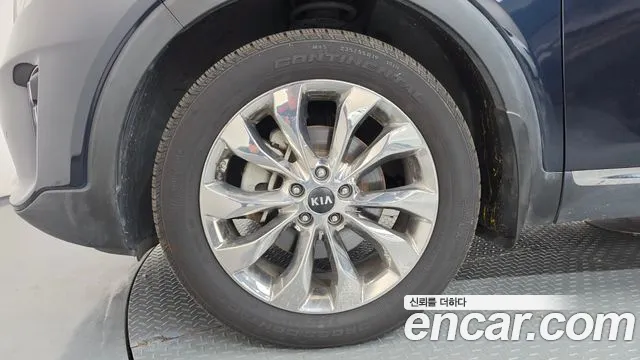 Kia Sorento 2017 thumb 5