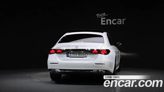 Mercedes-Benz E-Класс 2024 thumb 4