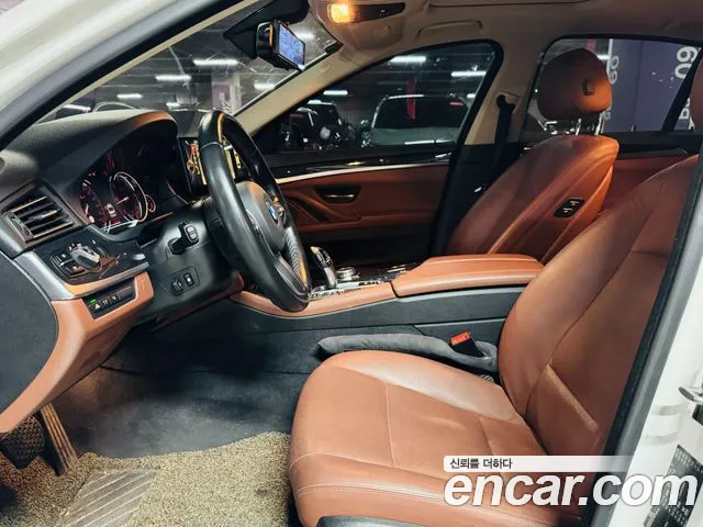 BMW 5-Series 2016 thumb 5