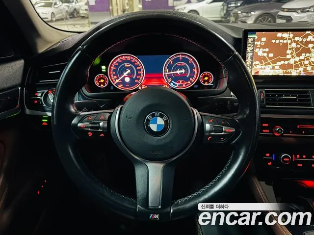 BMW 5-Series 2016 thumb 10
