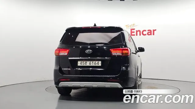 Kia Carnival 2018 thumb 4